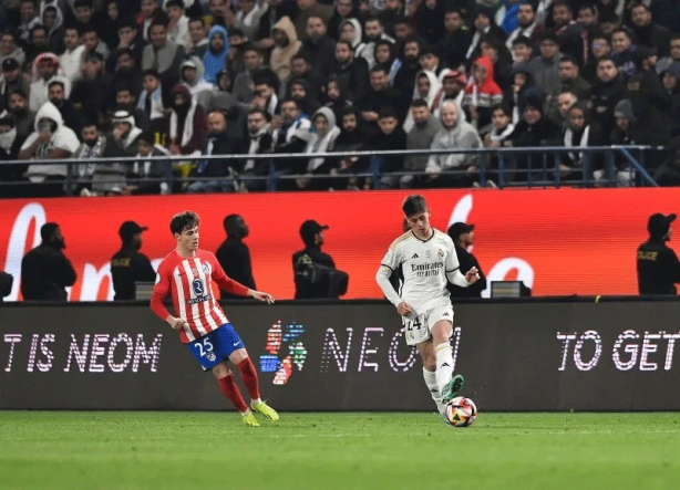 Foto - Arda Güler Real Madrid’de bir ilki yaşayacak! Carlo Ancelotti’nin kararı belli oldu: El Clasico öncesi İspanyollar duyurdu…