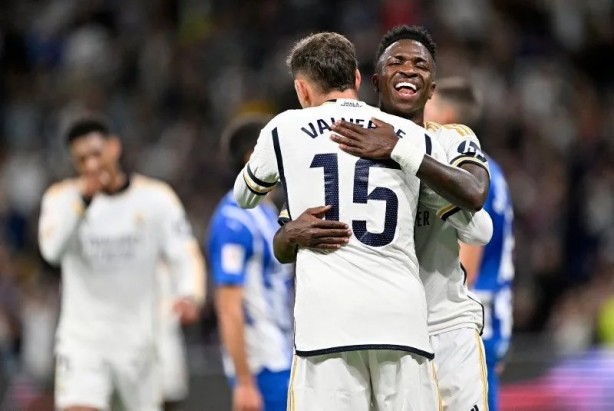 Foto - Arda Güler Santiago Bernabeu'yu yıktı geçti! Real Madrid - Deportivo Alaves maçına damga vurdu