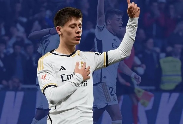 Arda Güler Santiago Bernabeu'yu yıktı geçti! Real Madrid - Deportivo Alaves maçına damga vurdu