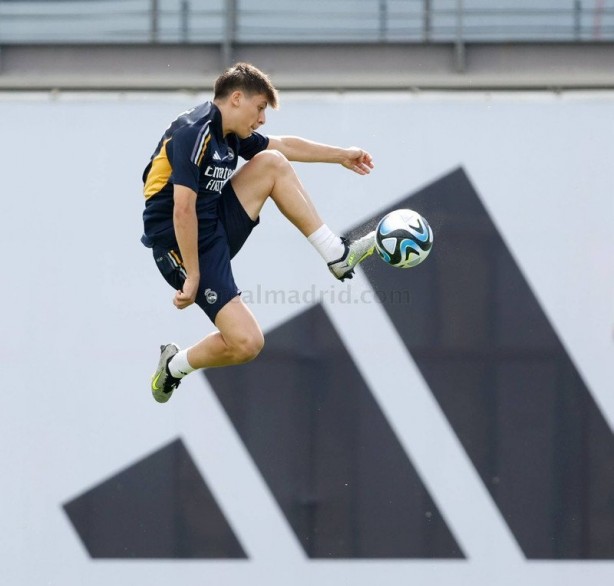 Foto - Arda Güler şimdiden Cristiano Ronaldo ve Lionel Messi'yi yakaladı! Tüm dünya bu olayı konuşuyor...