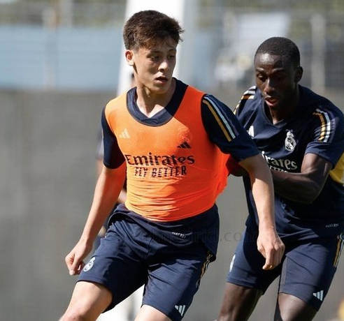Foto - Arda Güler'e şaşırtan transfer teklifi! Real Madrid kararını verdi: Daha maça çıkmadan...