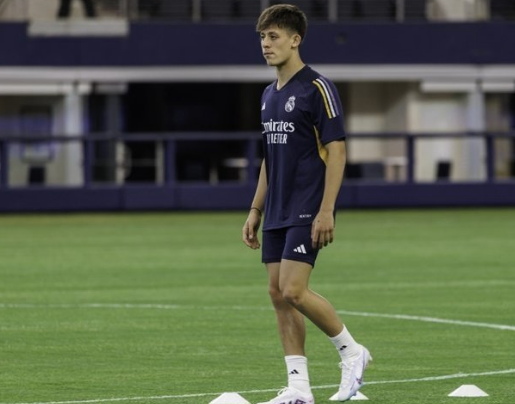 Foto - Arda Güler'e şaşırtan transfer teklifi! Real Madrid kararını verdi: Daha maça çıkmadan...