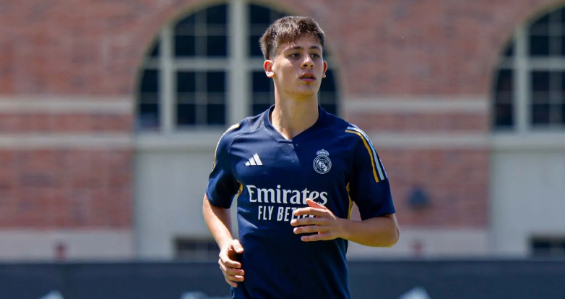 Foto - Arda Güler'e tahsis edilen Mercedes olay oldu