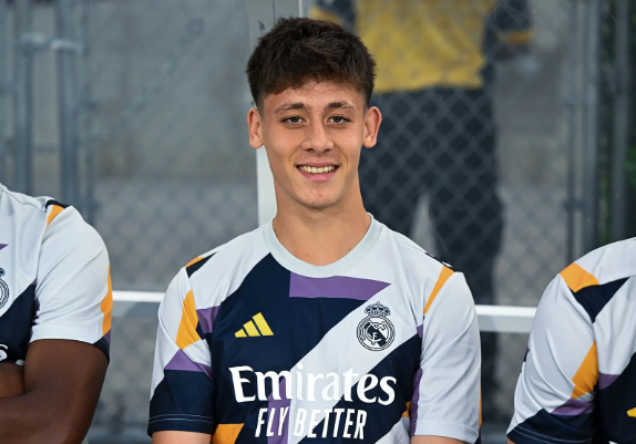 Foto - Arda Güler'e tahsis edilen Mercedes olay oldu