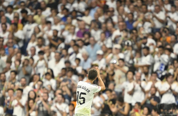 Foto - Arda Güler'in olduğu Real Madrid soyunma odası karıştı! Real Madridliler şokta! Her şeyi açıkladılar…