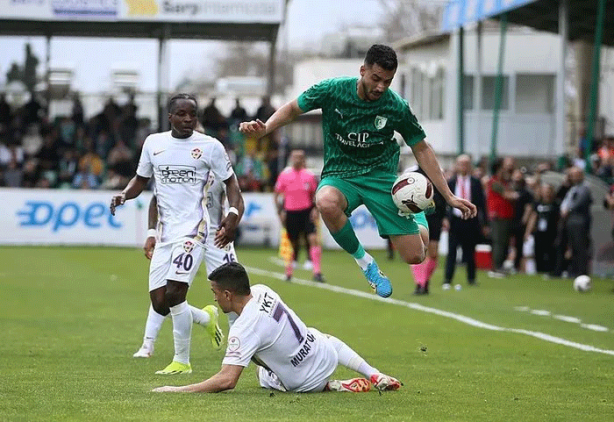 Foto - Arda Turan çıldırdı, Uğur Demirok hastanelik oldu!