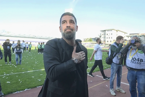 Foto - Arda Turan dünya yıldızını Süper Lig’e getiriyor! Lionel Messi’nin arkadaşı yeni prensi olacak…