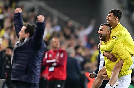 Foto - Arda Turan ilk transferini Fenerbahçe'den yapıyor! Kanarya'nın golcüsü Eyüpspor yolcusu...