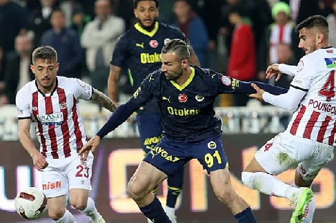 Arda Turan ilk transferini Fenerbahçe'den yapıyor! Kanarya'nın golcüsü Eyüpspor yolcusu...