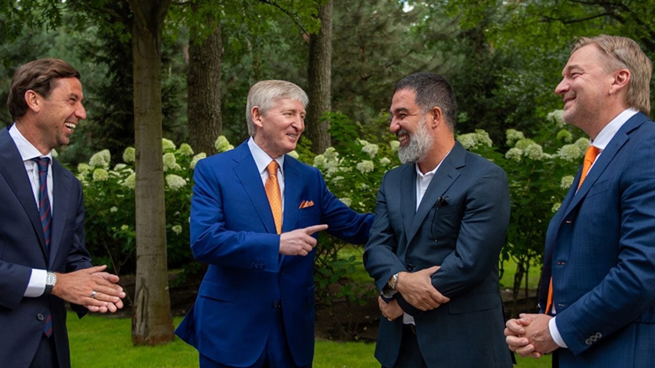 Foto - Arda Turan'ın tokalaştığı adamı tanıyor musunuz? Evi 554 milyon dolar! 600 milyonluk yatı var