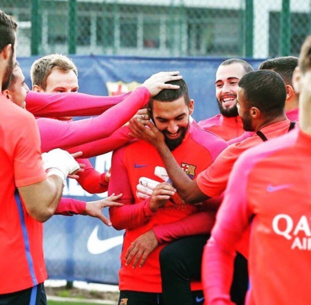 Foto - Arda Turan'ın yeni mesleğine çok şaşıracaksınız!