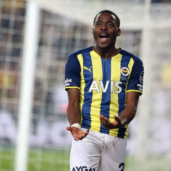 Foto - Arda zirveye oturdu!