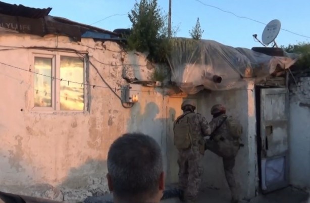 Foto - Ardahan merkezli 3 ilde uyuşturucu operasyonu: 6 tutuklama