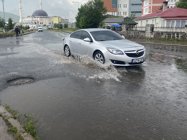 Foto - Ardahan sağanak yağışa teslim oldu