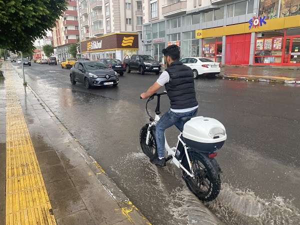 Foto - Ardahan sağanak yağışa teslim oldu