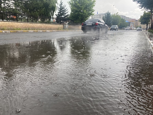 Foto - Ardahan sağanak yağışa teslim oldu