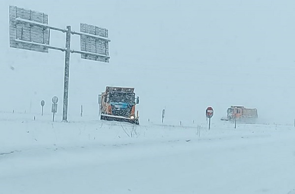 Foto - Ardahan'da kar trafiği olumsuz etkiledi