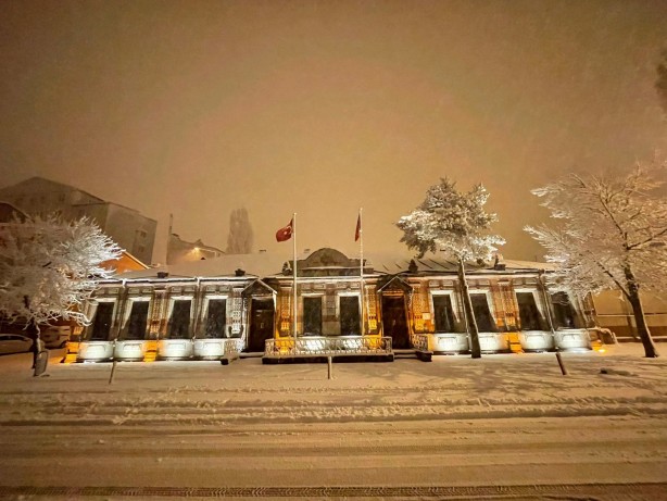 Foto - Ardahan'da lapa lapa kar yağdı, kent yeniden beyaza büründü