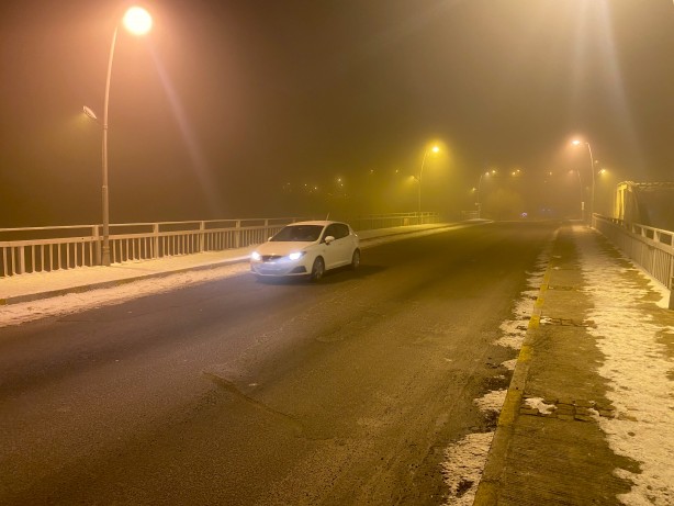 Foto - Ardahan'da sis görüş mesafesini düşürdü! Yetkililerden uyarı