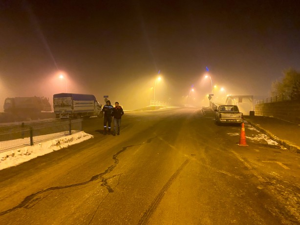 Foto - Ardahan'da sis görüş mesafesini düşürdü! Yetkililerden uyarı