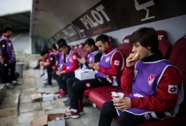 Foto - Arda’nın alt yapı fotoğrafları gündem oldu! Bakın 10 numara olmanın sırrını kimden öğrenmiş