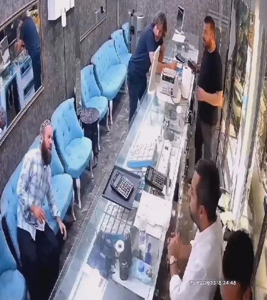 Foto - Arı soktu mesleğini bırakıp kuyumcu oldu! 