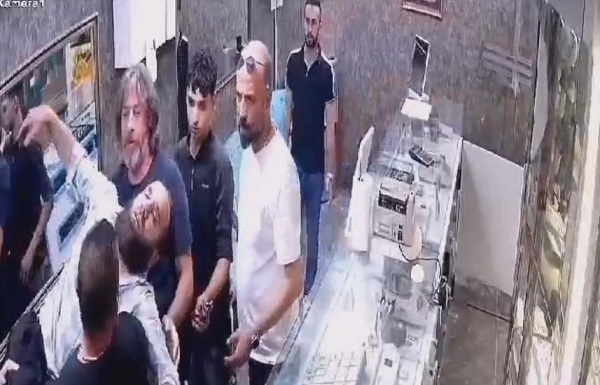 Arı soktu mesleğini bırakıp kuyumcu oldu! 