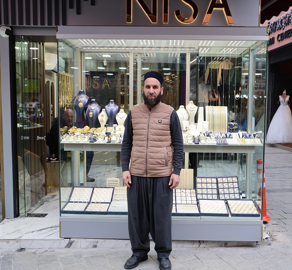 Foto - Arı soktu mesleğini bırakıp kuyumcu oldu! 