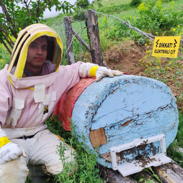 Foto - Arıcı gözlerine inanamadı! Böyle bir bal daha önce olmadı