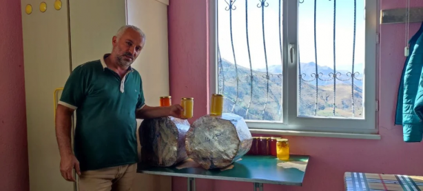 Foto - Arıcı gözlerine inanamadı! Böyle bir bal daha önce olmadı