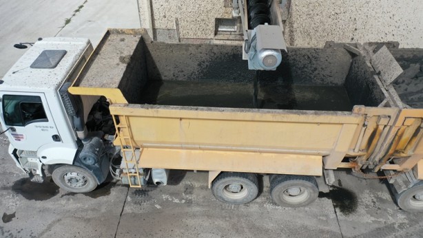 Foto - Arıtma çamuru, organik gübre oluyor