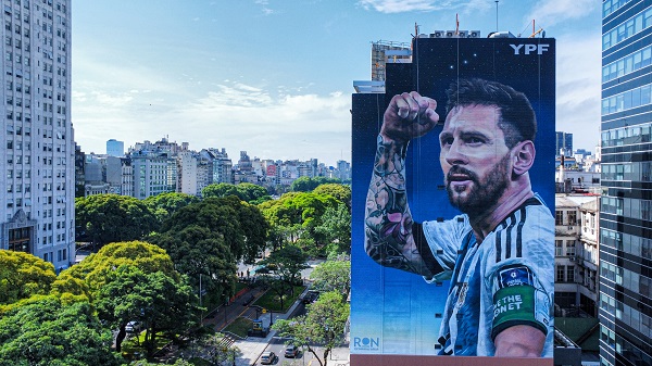 Foto - Arjantin’de duvarlara o isimlerin resmi çizili