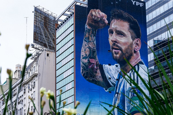 Foto - Arjantin’de duvarlara o isimlerin resmi çizili