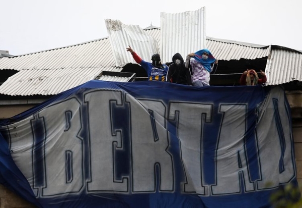 Foto - Arjantin'de ev hapsi isteyen mahkumlar hapishanede isyan çıkardı