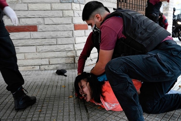 Foto - Arjantin'de ev hapsi isteyen mahkumlar hapishanede isyan çıkardı