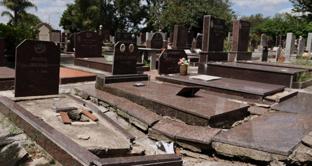 Foto - Arjantin'de İslam Mezarlığı'ndaki yüzlerce yıllık mezar tahrip edildi: Değişimle dikkat çekmişti! İlk adım atıldı