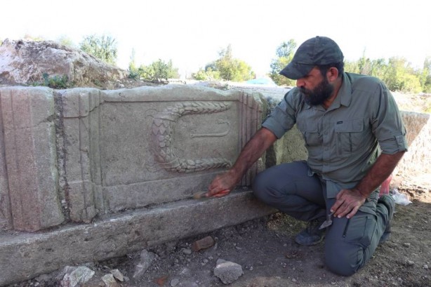 Foto - Arkeologlar bunu hiç ama hiç beklemiyordu! 'Kadın, hep aynı kadın' diyerek gösterdiler! Meğer 2 bin yıl öncesinde bile varmış! Olacak iş değil