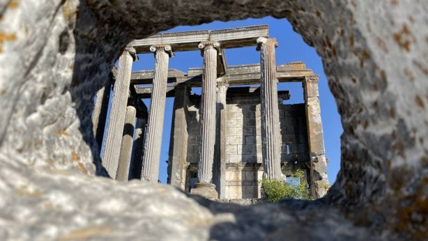Foto - Arkeologlar bunu hiç ama hiç beklemiyordu! 'Kadın, hep aynı kadın' diyerek gösterdiler! Meğer 2 bin yıl öncesinde bile varmış! Olacak iş değil