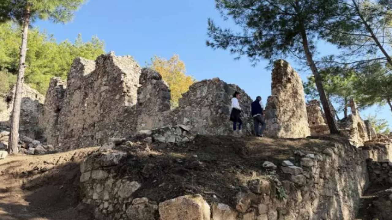 Arkeologları bile gülümseten keşif: 3 bin yıllık mozaikte bakın ne yazıyor!