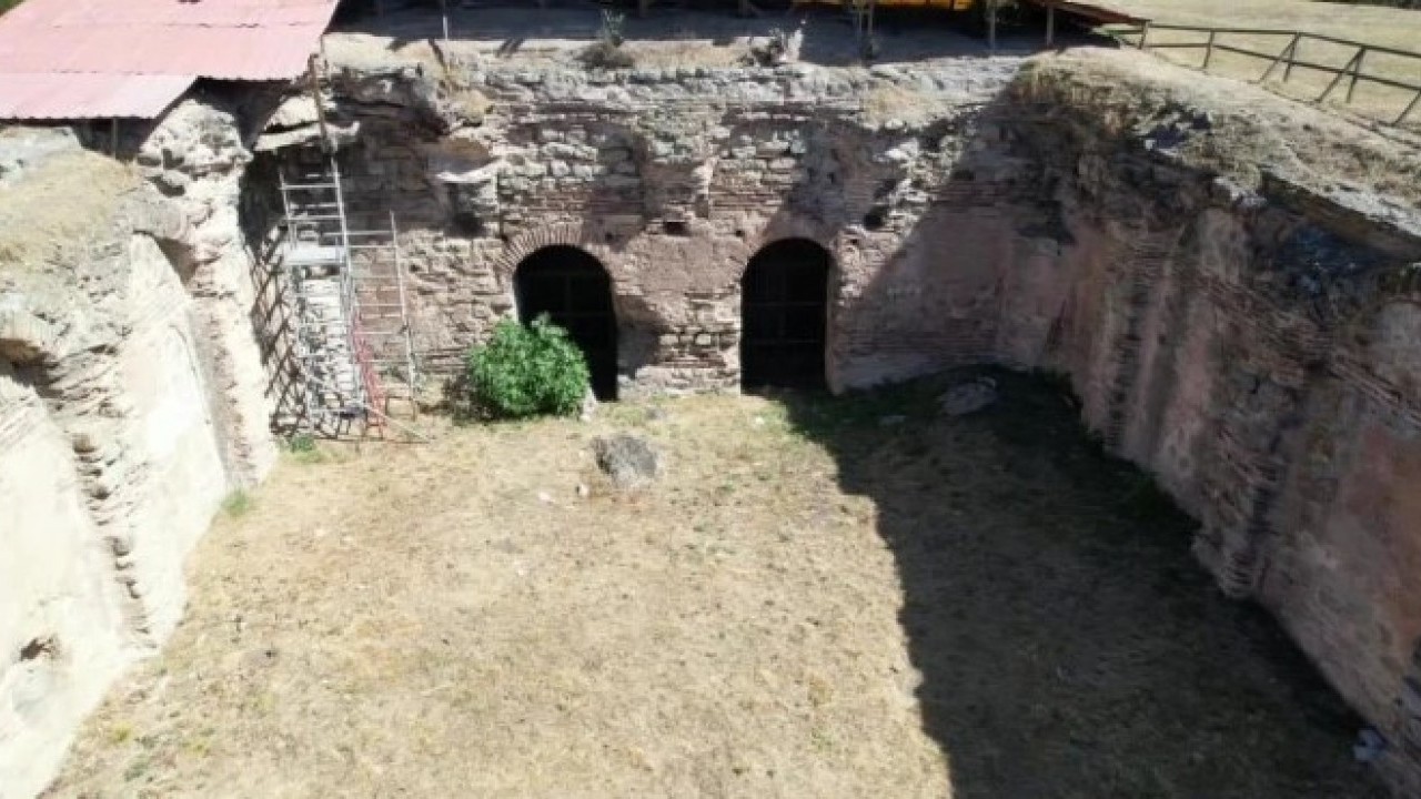 Arkeolojik kazıda bulundu! İstanbul'da binaların arasında gizli tarih