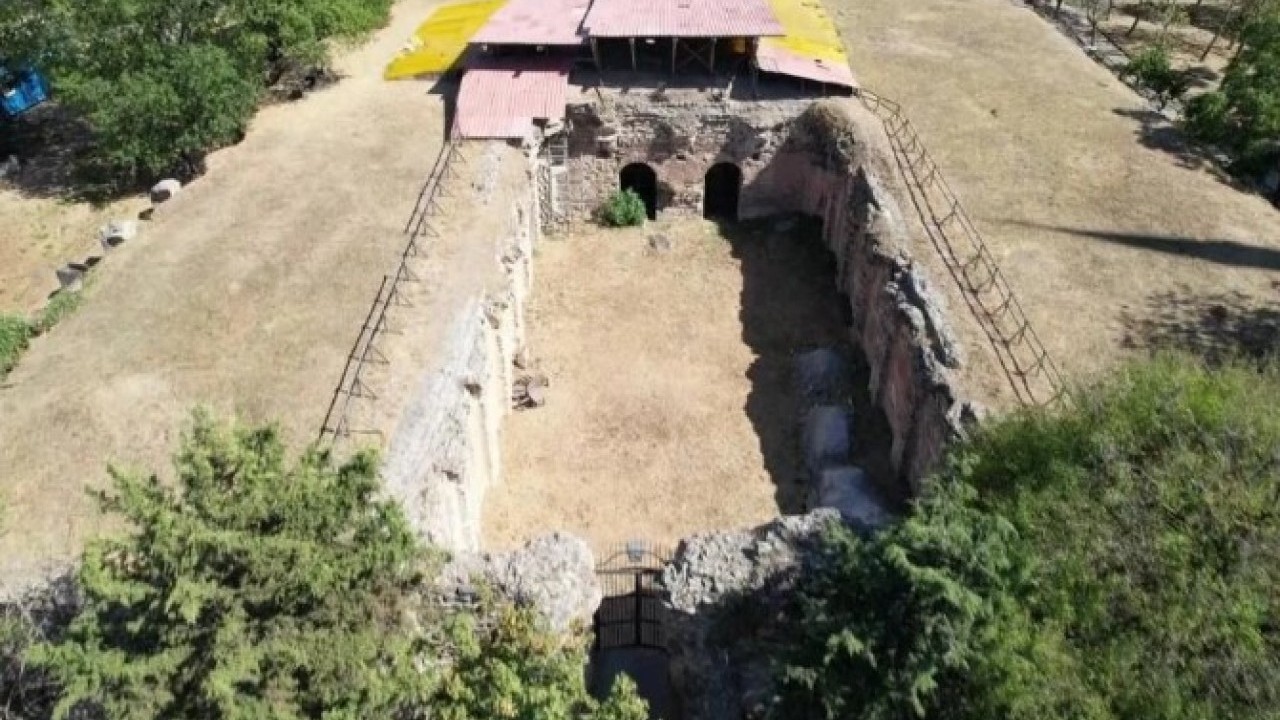 Foto - Arkeolojik kazıda bulundu! İstanbul'da binaların arasında gizli tarih