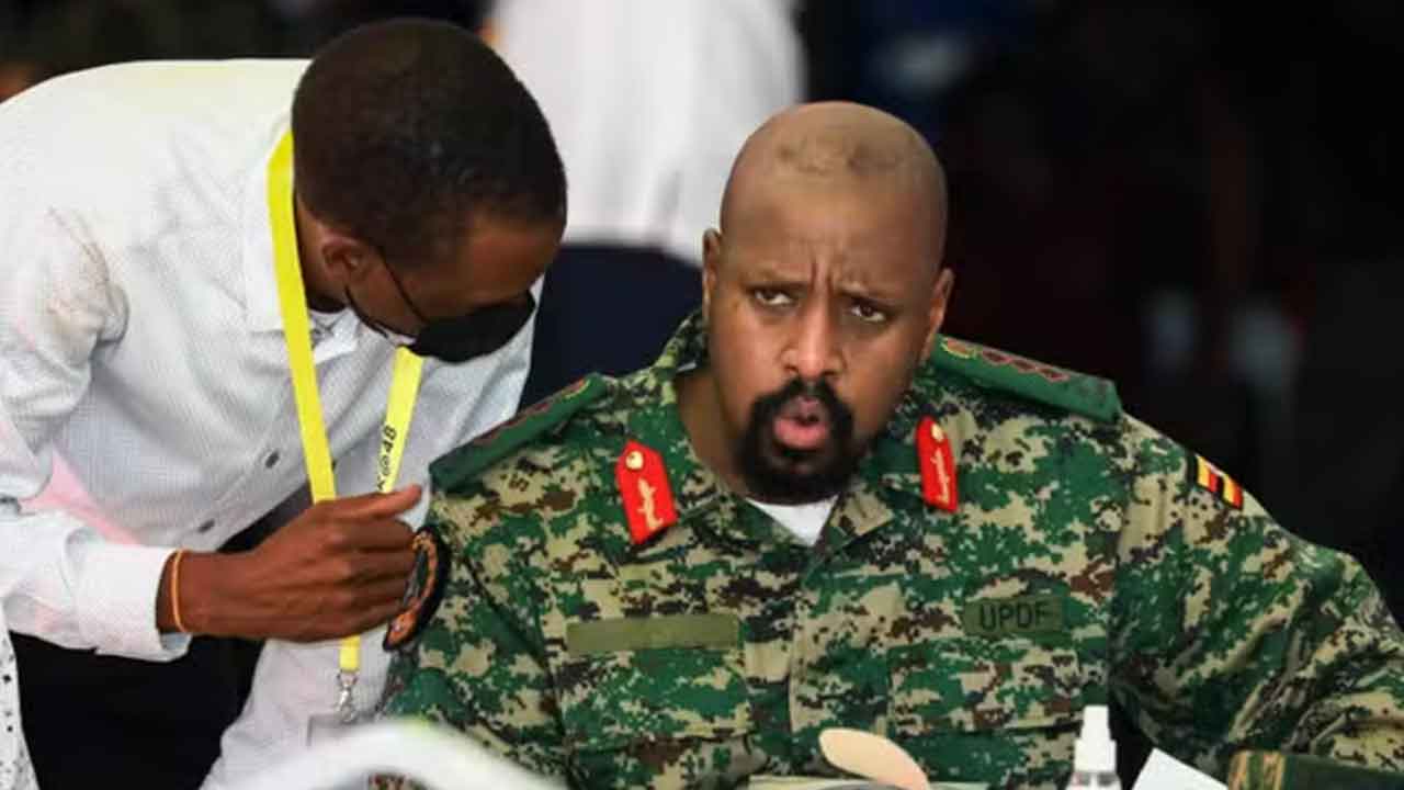 Arsız Ugandalı generalden Türkiye'ye yeni tehdit: Babamla konuşup Çinlilere vereceğim