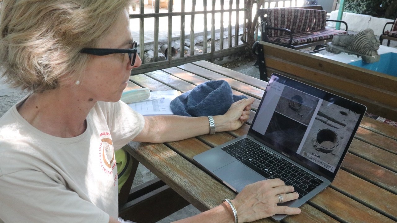 Foto - Arslantepe Höyüğü'nde 3 bin yıllık yemek fırın bulundu! Kağıt kebabına benzer et pişiriyorlarmış