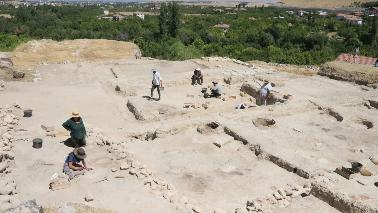 Arslantepe Höyüğü'nde 3 bin yıllık yemek fırın bulundu! Kağıt kebabına benzer et pişiriyorlarmış