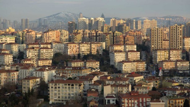 Foto - Artık Araplar değil! Avrupa basını paylaştı: Ruslar ve İranlılar Türkiye'den topluyor