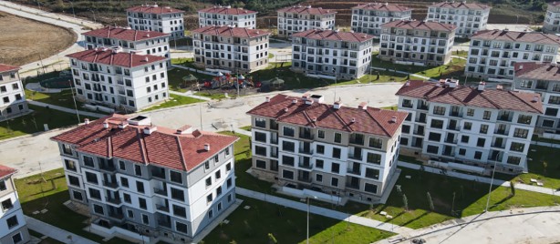 Foto - Artık Araplar değil! Avrupa basını paylaştı: Ruslar ve İranlılar Türkiye'den topluyor