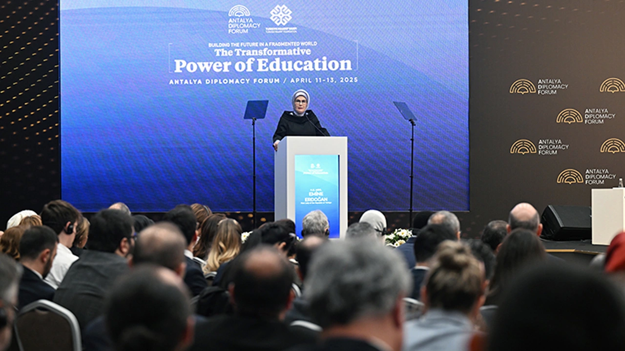 Foto - ‘Artık çocukların rüyaları öldürüldükleri için bitmesin’: Emine Erdoğan’dan Gazze hassasiyeti