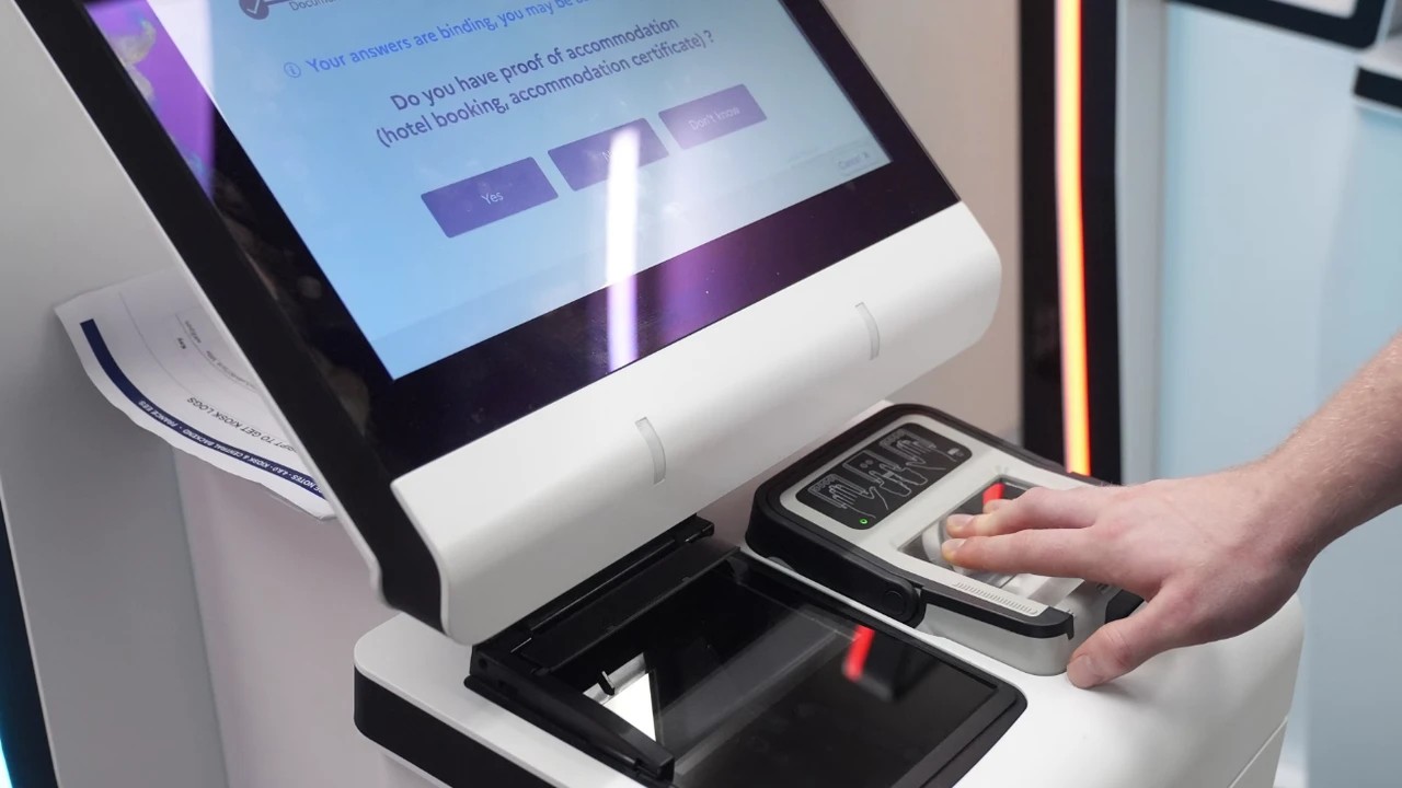 Foto - Artık parmak izi ve yüz tarama olmadan giriş yok!