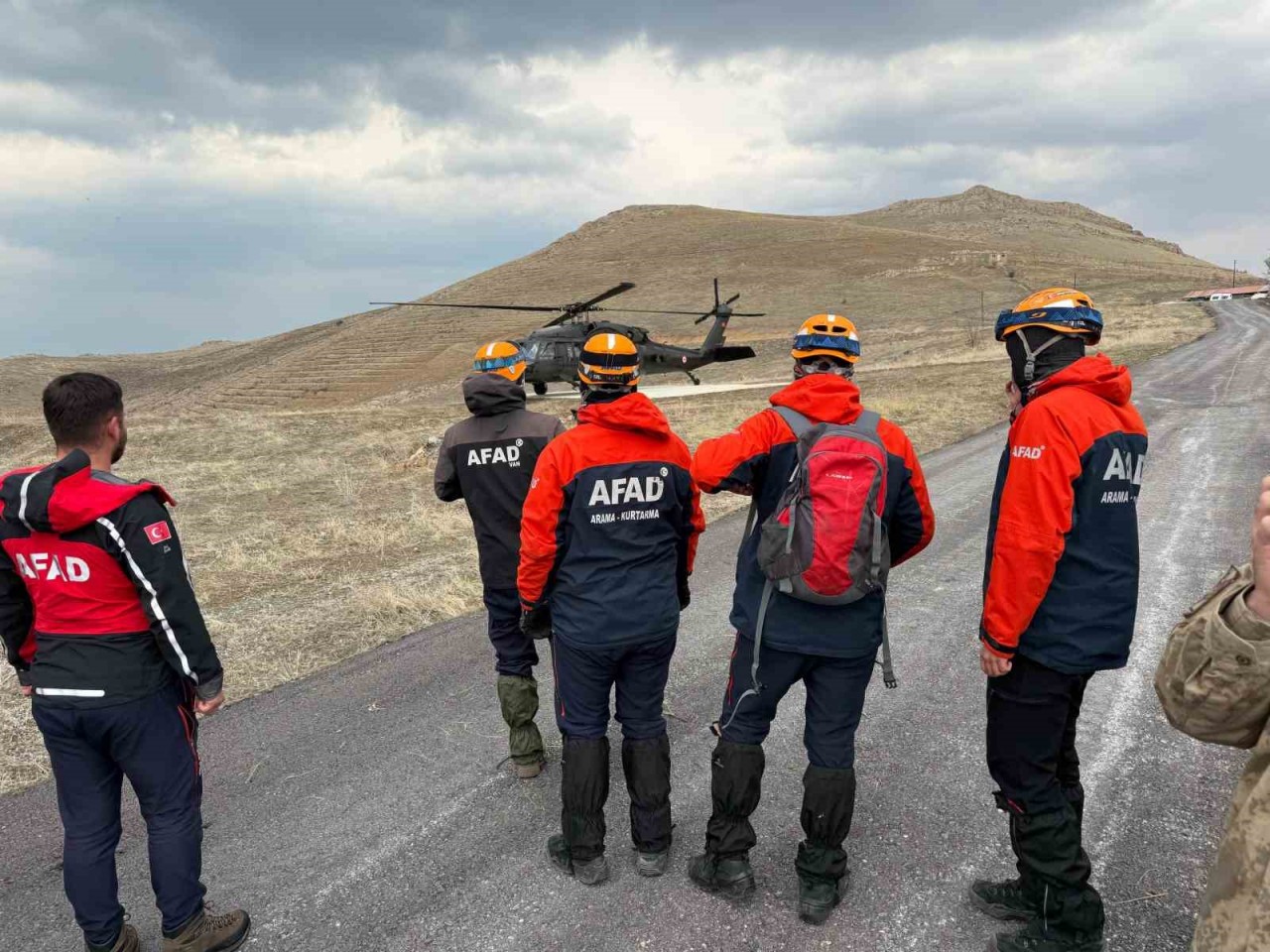 Artos Dağı’nda mahsur kalan dağcılar nefes kesen operasyonla kurtarıldı