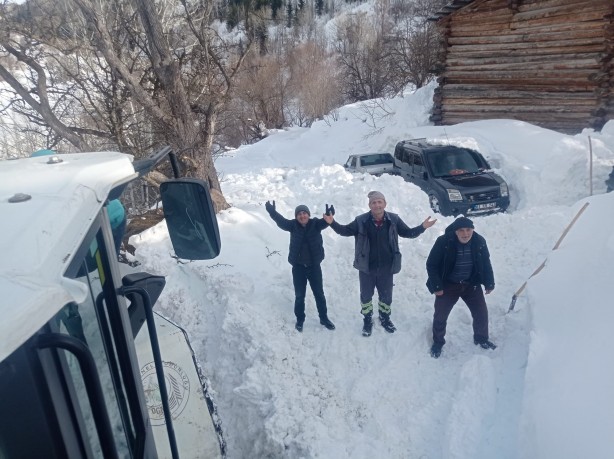 Foto - Artvin'de ekiplerin karla mücadelesi sürüyor